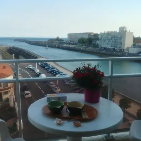 Le 5eme Astro - Vue Mer Et Chenal Apartment *