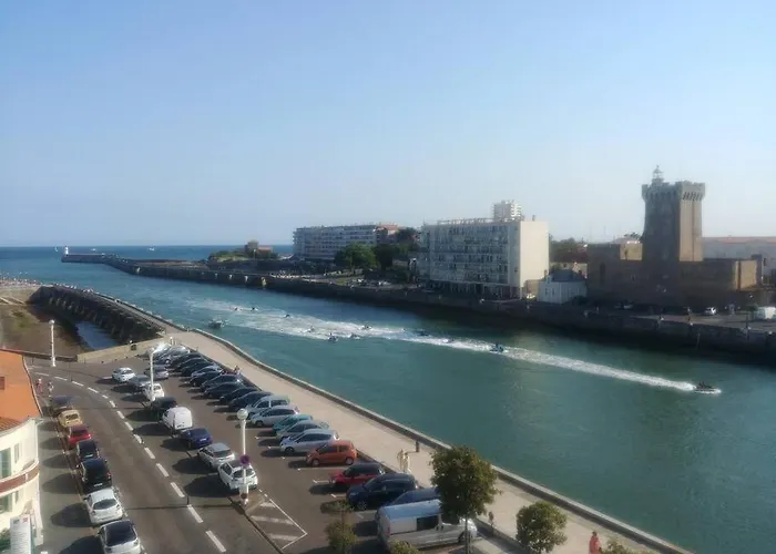 Le 5eme Astro - Vue Et Chenal Les Sables-dʼOlonne